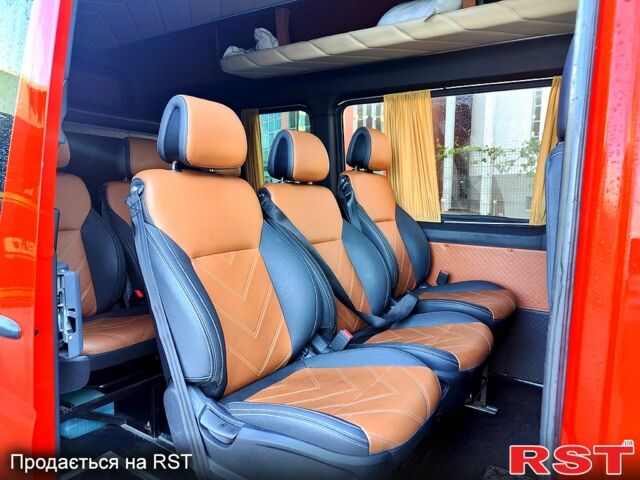 Красный Мерседес Sprinter, объемом двигателя 3 л и пробегом 600 тыс. км за 14200 $, фото 3 на Automoto.ua