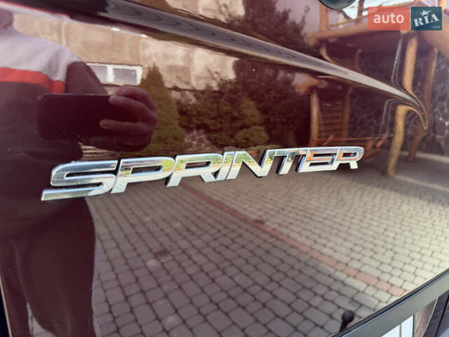 Красный Мерседес Sprinter, объемом двигателя 2.15 л и пробегом 500 тыс. км за 14999 $, фото 16 на Automoto.ua