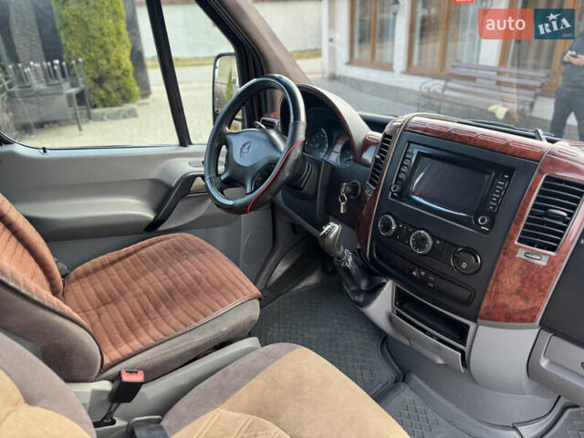 Красный Мерседес Sprinter, объемом двигателя 2.15 л и пробегом 500 тыс. км за 14999 $, фото 48 на Automoto.ua