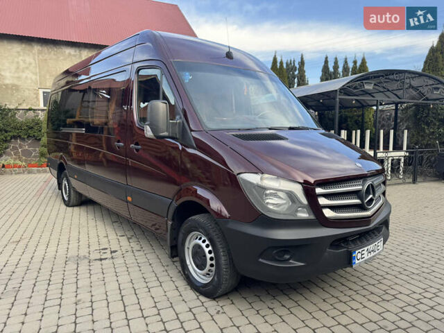 Красный Мерседес Sprinter, объемом двигателя 2.15 л и пробегом 500 тыс. км за 14999 $, фото 2 на Automoto.ua