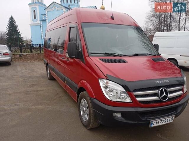 Красный Мерседес Sprinter, объемом двигателя 2.99 л и пробегом 470 тыс. км за 19700 $, фото 1 на Automoto.ua