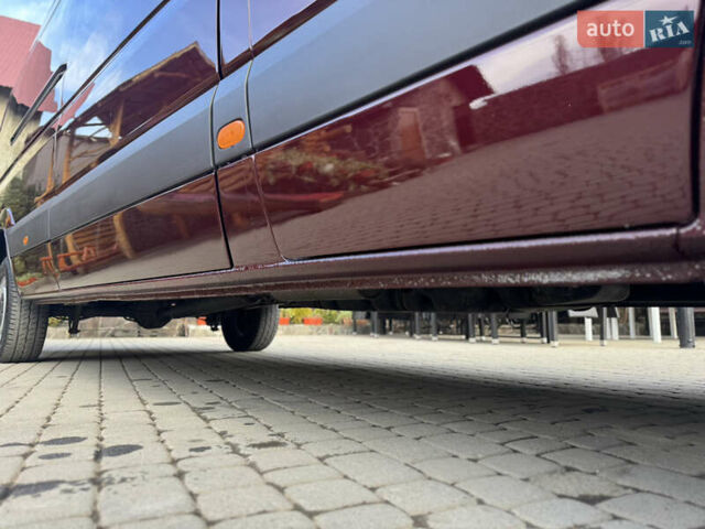 Красный Мерседес Sprinter, объемом двигателя 2.15 л и пробегом 500 тыс. км за 14999 $, фото 13 на Automoto.ua