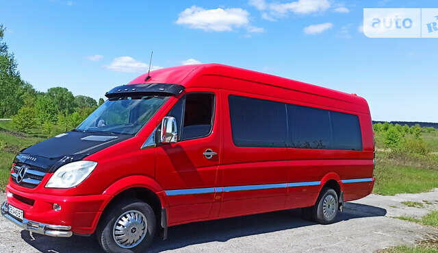 Красный Мерседес Sprinter, объемом двигателя 2.2 л и пробегом 620 тыс. км за 33300 $, фото 1 на Automoto.ua