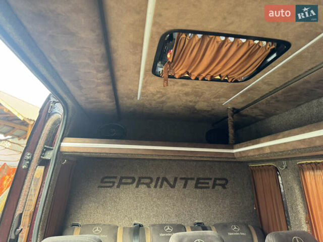 Красный Мерседес Sprinter, объемом двигателя 2.15 л и пробегом 500 тыс. км за 14999 $, фото 56 на Automoto.ua