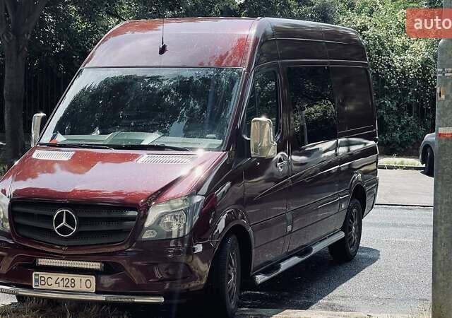 Красный Мерседес Sprinter, объемом двигателя 3 л и пробегом 620 тыс. км за 15000 $, фото 7 на Automoto.ua