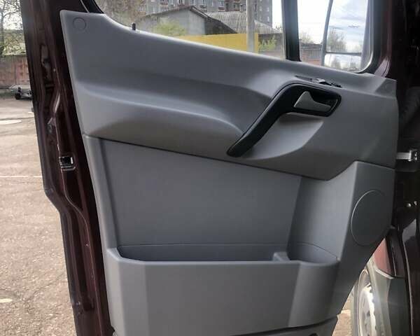 Красный Мерседес Sprinter, объемом двигателя 2.1 л и пробегом 83 тыс. км за 31000 $, фото 9 на Automoto.ua