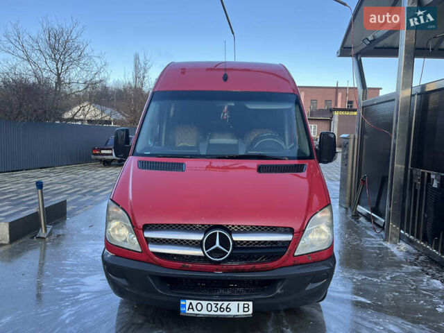 Красный Мерседес Sprinter, объемом двигателя 0 л и пробегом 700 тыс. км за 10800 $, фото 5 на Automoto.ua