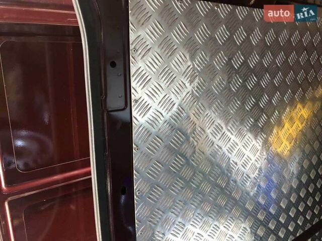 Красный Мерседес Sprinter, объемом двигателя 2.1 л и пробегом 83 тыс. км за 31000 $, фото 24 на Automoto.ua