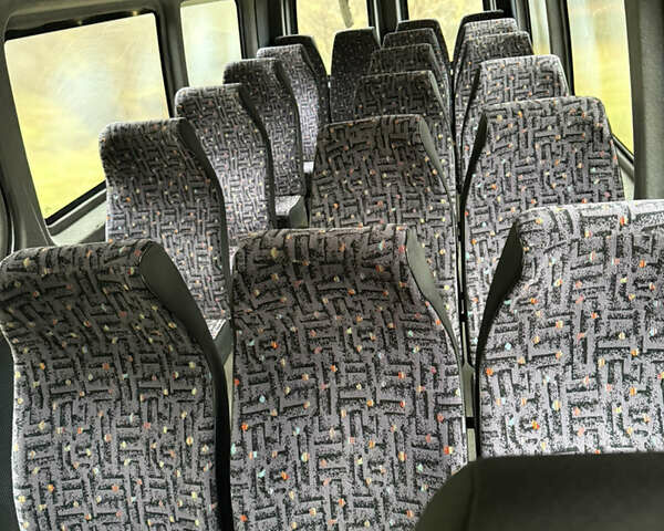 Красный Мерседес Sprinter, объемом двигателя 2.14 л и пробегом 345 тыс. км за 17500 $, фото 5 на Automoto.ua