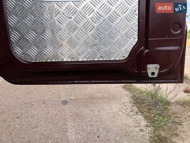 Красный Мерседес Sprinter, объемом двигателя 2.1 л и пробегом 83 тыс. км за 31000 $, фото 22 на Automoto.ua