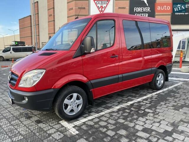 Красный Мерседес Sprinter, объемом двигателя 2.14 л и пробегом 315 тыс. км за 14999 $, фото 2 на Automoto.ua