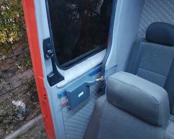 Красный Мерседес Sprinter, объемом двигателя 2.2 л и пробегом 156 тыс. км за 17500 $, фото 15 на Automoto.ua
