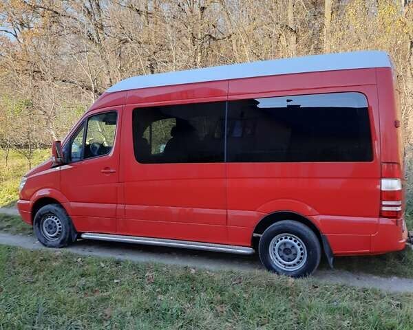 Красный Мерседес Sprinter, объемом двигателя 2.2 л и пробегом 156 тыс. км за 17500 $, фото 1 на Automoto.ua