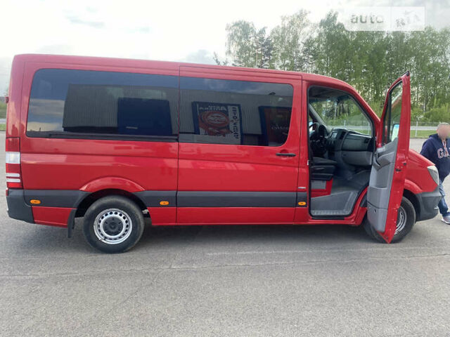 Красный Мерседес Sprinter, объемом двигателя 2.1 л и пробегом 330 тыс. км за 16500 $, фото 4 на Automoto.ua