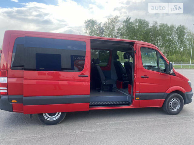 Красный Мерседес Sprinter, объемом двигателя 2.1 л и пробегом 330 тыс. км за 16500 $, фото 3 на Automoto.ua