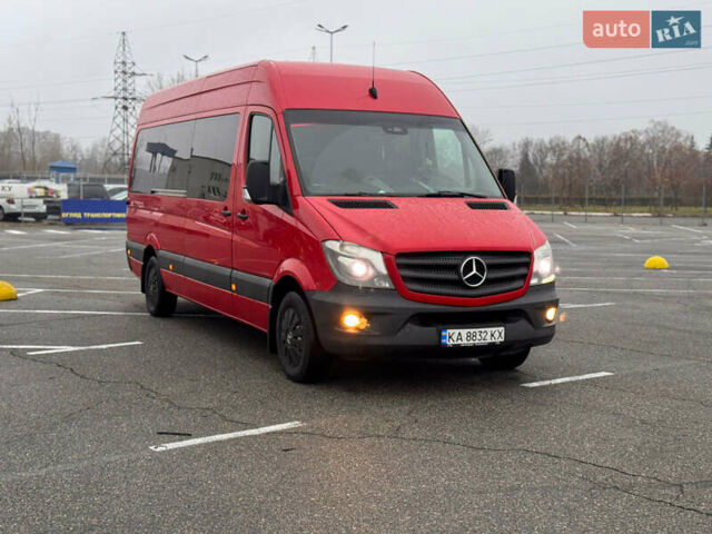 Красный Мерседес Sprinter, объемом двигателя 2.2 л и пробегом 520 тыс. км за 29999 $, фото 1 на Automoto.ua