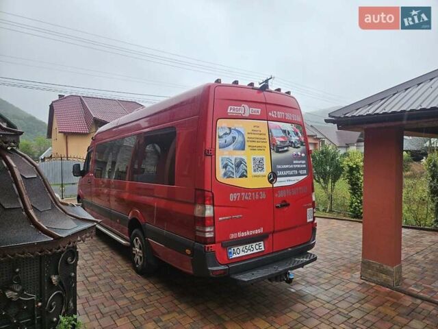 Красный Мерседес Sprinter, объемом двигателя 2.2 л и пробегом 330 тыс. км за 26500 $, фото 5 на Automoto.ua