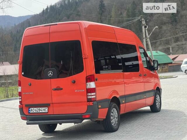 Червоний Мерседес Sprinter, об'ємом двигуна 2.1 л та пробігом 348 тис. км за 17500 $, фото 3 на Automoto.ua