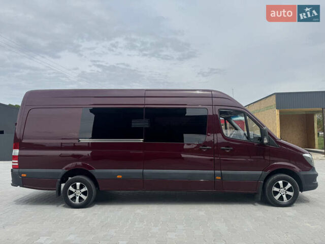Красный Мерседес Sprinter, объемом двигателя 2.69 л и пробегом 350 тыс. км за 27500 $, фото 6 на Automoto.ua