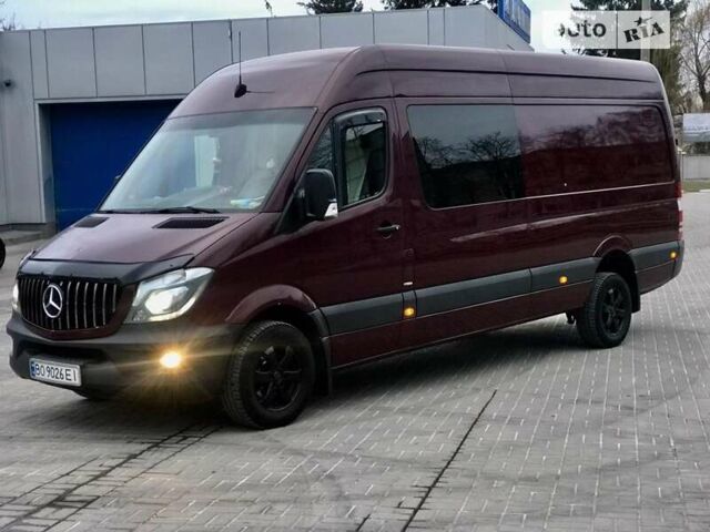 Красный Мерседес Sprinter, объемом двигателя 2.9 л и пробегом 337 тыс. км за 39500 $, фото 1 на Automoto.ua