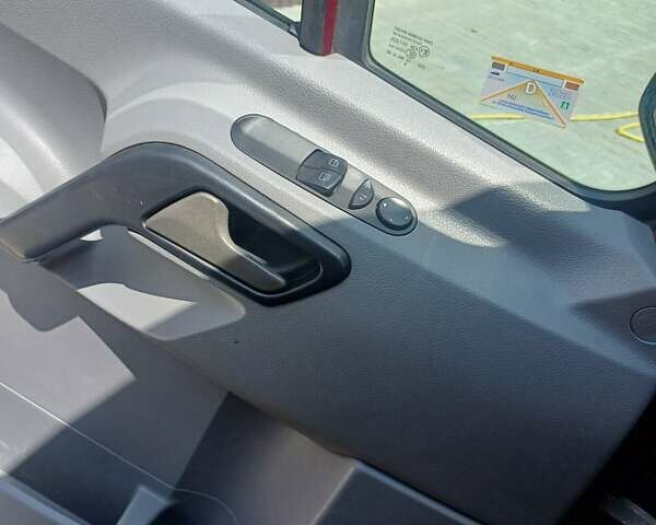 Красный Мерседес Sprinter, объемом двигателя 2.1 л и пробегом 292 тыс. км за 21500 $, фото 36 на Automoto.ua