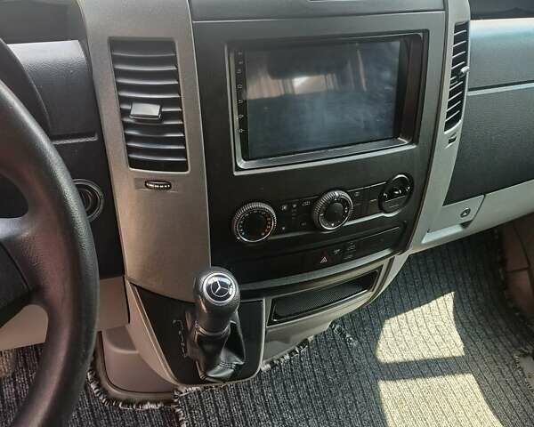 Красный Мерседес Sprinter, объемом двигателя 2.1 л и пробегом 292 тыс. км за 21500 $, фото 18 на Automoto.ua