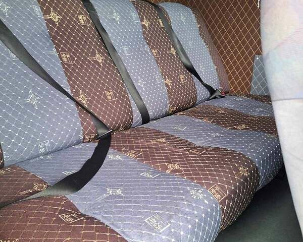 Красный Мерседес Sprinter, объемом двигателя 2.2 л и пробегом 500 тыс. км за 17500 $, фото 8 на Automoto.ua