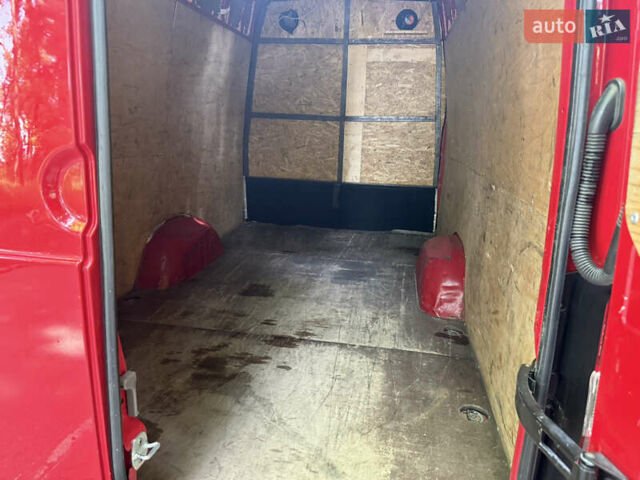 Красный Мерседес Sprinter, объемом двигателя 2.99 л и пробегом 424 тыс. км за 33412 $, фото 15 на Automoto.ua