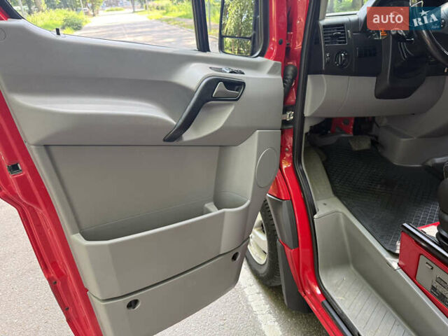 Красный Мерседес Sprinter, объемом двигателя 2.99 л и пробегом 424 тыс. км за 33412 $, фото 28 на Automoto.ua
