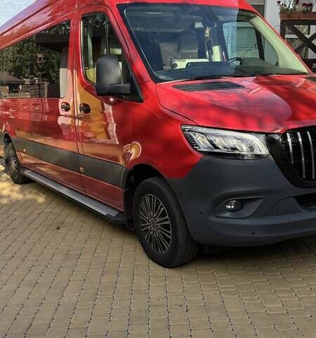 Красный Мерседес Sprinter, объемом двигателя 2.14 л и пробегом 310 тыс. км за 67499 $, фото 3 на Automoto.ua