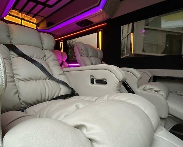 Красный Мерседес Sprinter, объемом двигателя 2.14 л и пробегом 310 тыс. км за 67499 $, фото 6 на Automoto.ua