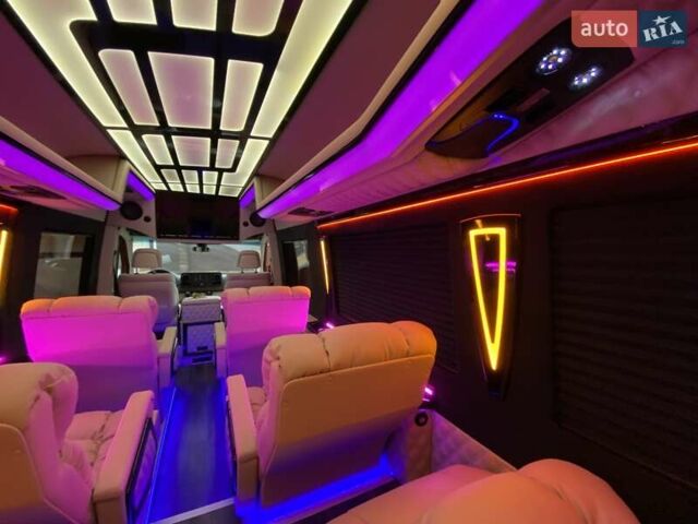 Красный Мерседес Sprinter, объемом двигателя 2.14 л и пробегом 310 тыс. км за 67499 $, фото 7 на Automoto.ua