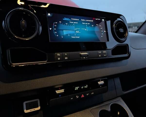 Красный Мерседес Sprinter, объемом двигателя 2.99 л и пробегом 340 тыс. км за 45500 $, фото 6 на Automoto.ua