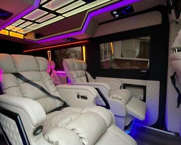 Красный Мерседес Sprinter, объемом двигателя 2.14 л и пробегом 310 тыс. км за 67499 $, фото 12 на Automoto.ua