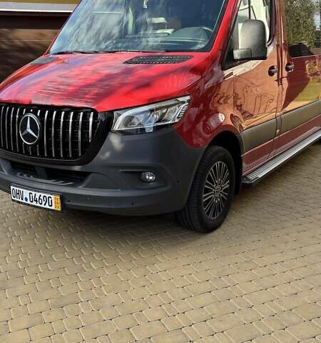 Красный Мерседес Sprinter, объемом двигателя 2.14 л и пробегом 310 тыс. км за 67499 $, фото 1 на Automoto.ua