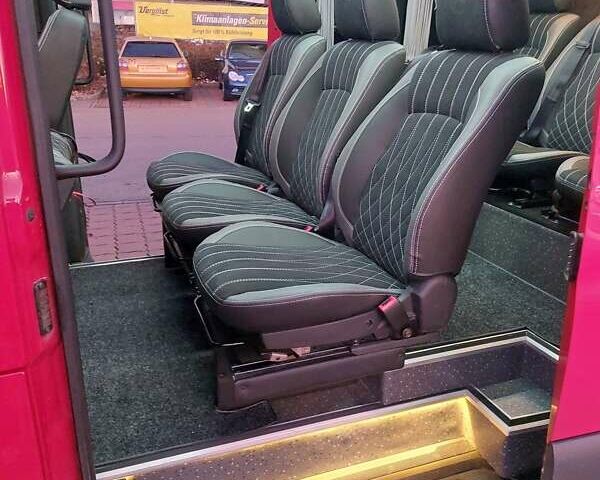 Красный Мерседес Sprinter, объемом двигателя 2.14 л и пробегом 255 тыс. км за 40000 $, фото 9 на Automoto.ua