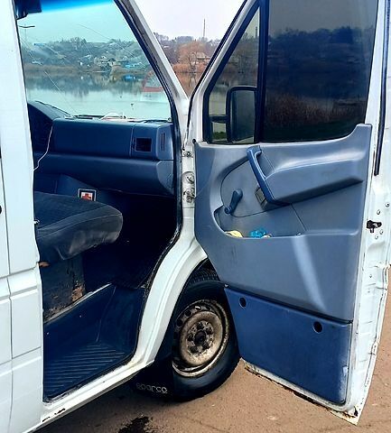 Мерседес Sprinter, объемом двигателя 2.9 л и пробегом 800 тыс. км за 5500 $, фото 4 на Automoto.ua