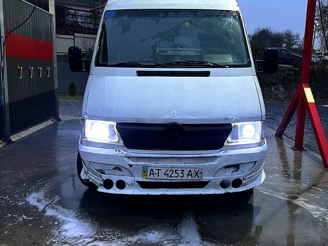 Мерседес Sprinter, объемом двигателя 2.9 л и пробегом 200 тыс. км за 3500 $, фото 1 на Automoto.ua