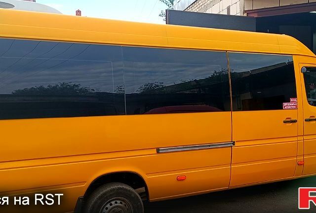 Мерседес Sprinter, об'ємом двигуна 2.2 л та пробігом 300 тис. км за 15000 $, фото 3 на Automoto.ua