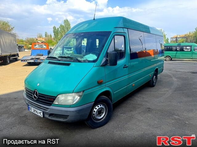 Мерседес Sprinter, объемом двигателя 2.2 л и пробегом 382 тыс. км за 12500 $, фото 1 на Automoto.ua