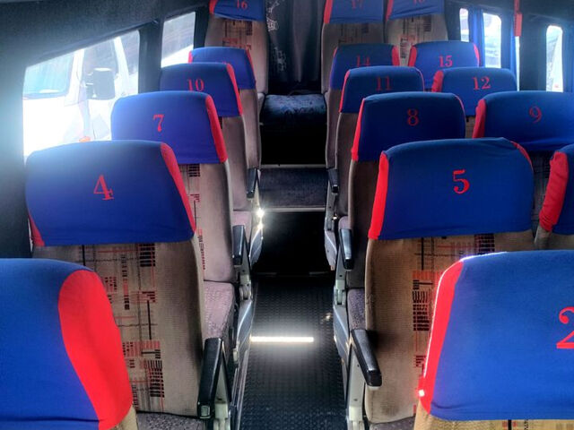Мерседес Sprinter, объемом двигателя 2.2 л и пробегом 375 тыс. км за 10500 $, фото 8 на Automoto.ua