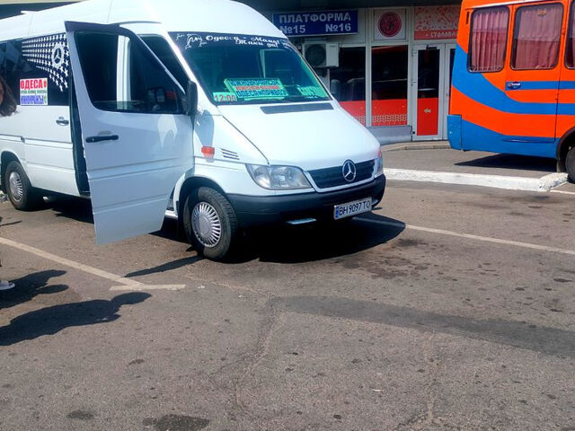 Мерседес Sprinter, объемом двигателя 2.2 л и пробегом 375 тыс. км за 10500 $, фото 1 на Automoto.ua