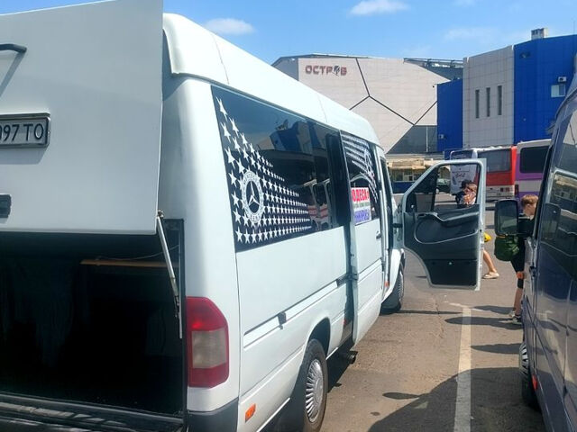 Мерседес Sprinter, объемом двигателя 2.2 л и пробегом 375 тыс. км за 10500 $, фото 3 на Automoto.ua