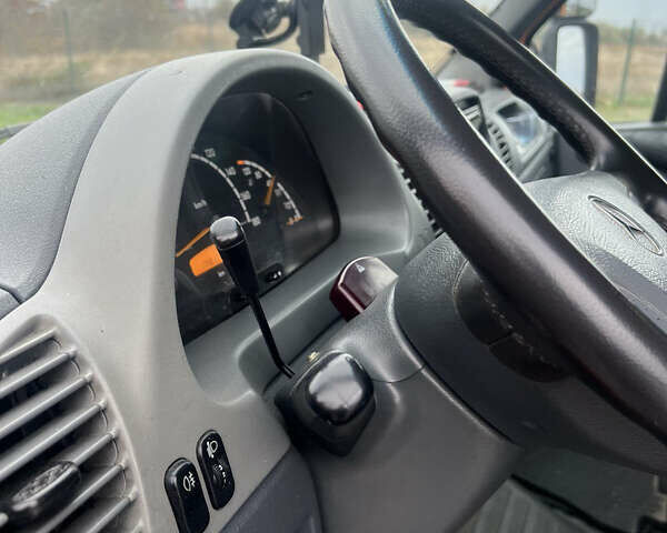 Мерседес Sprinter, объемом двигателя 2.2 л и пробегом 580 тыс. км за 16000 $, фото 5 на Automoto.ua