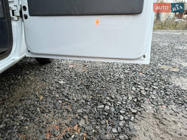 Мерседес Sprinter, об'ємом двигуна 2.7 л та пробігом 360 тис. км за 19999 $, фото 12 на Automoto.ua