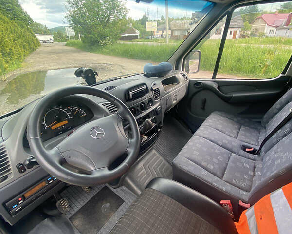 Мерседес Sprinter, объемом двигателя 2.7 л и пробегом 388 тыс. км за 14000 $, фото 10 на Automoto.ua