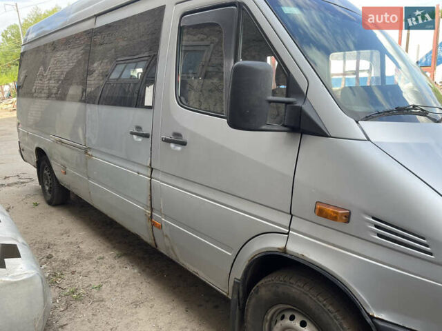 Мерседес Sprinter, объемом двигателя 2.1 л и пробегом 550 тыс. км за 3000 $, фото 1 на Automoto.ua