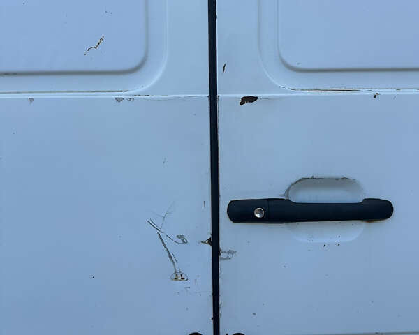 Мерседес Sprinter, об'ємом двигуна 2.2 л та пробігом 400 тис. км за 8500 $, фото 1 на Automoto.ua