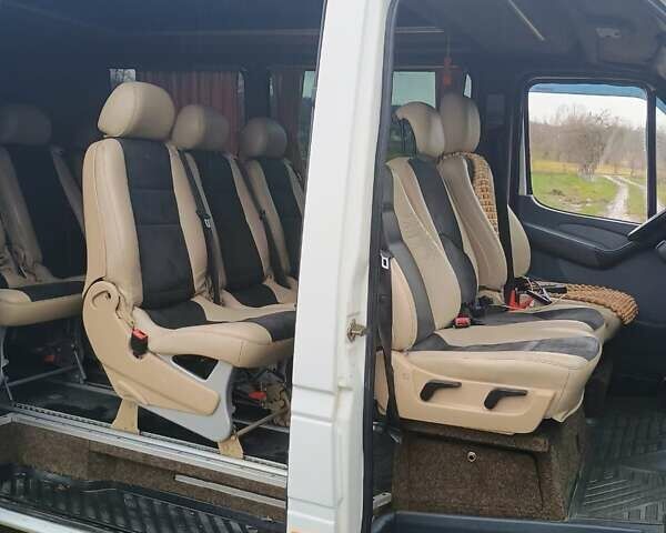 Мерседес Sprinter, объемом двигателя 2.7 л и пробегом 182 тыс. км за 10600 $, фото 9 на Automoto.ua