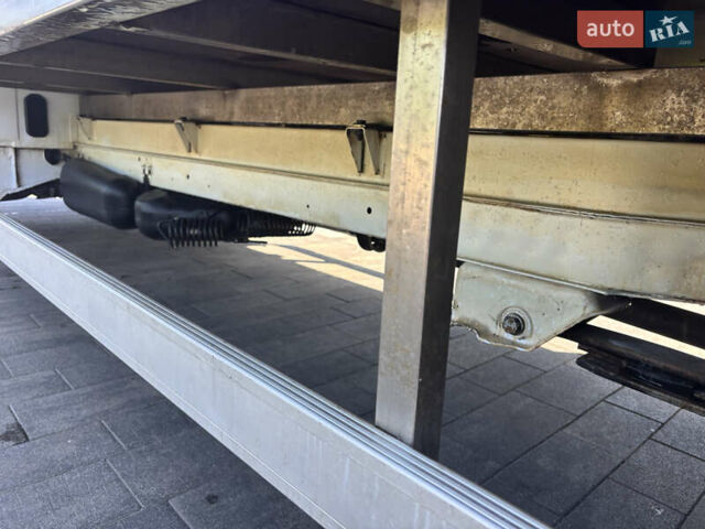 Мерседес Sprinter, об'ємом двигуна 2.7 л та пробігом 220 тис. км за 18700 $, фото 5 на Automoto.ua